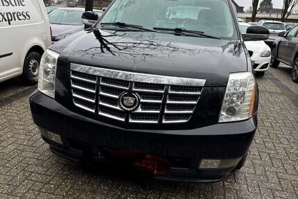 Cadillac Escalade 205.000 km 13.699 &euro; Bremen 28717