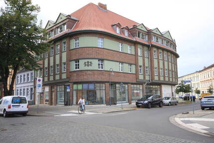 Wohnen im Altbautraum! Großzügige 2-Zimmer-Wohnung in Bahnhofsnähe 2 zimmer