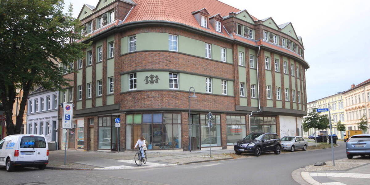 Wohnen im Altbautraum! Großzügige 2-Zimmer-Wohnung in Bahnhofsnähe 2 zimmer