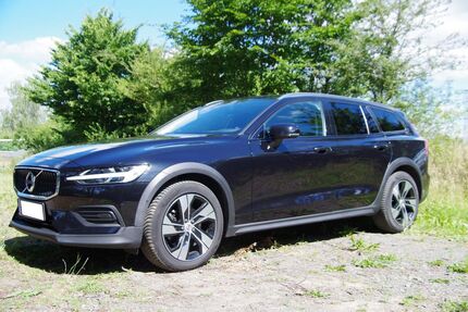 Volvo V60 Cross Country 65.100 km 32.499 &euro; Stadtallendorf 35260