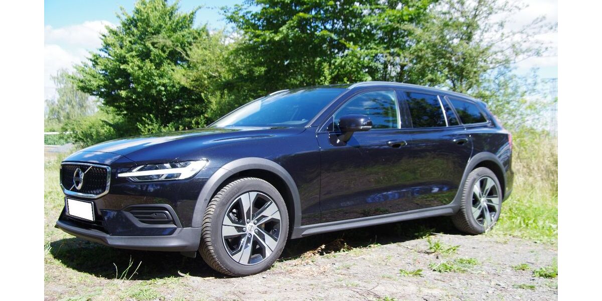 Volvo V60 Cross Country 65.100 km 32.499 &euro; Stadtallendorf 35260