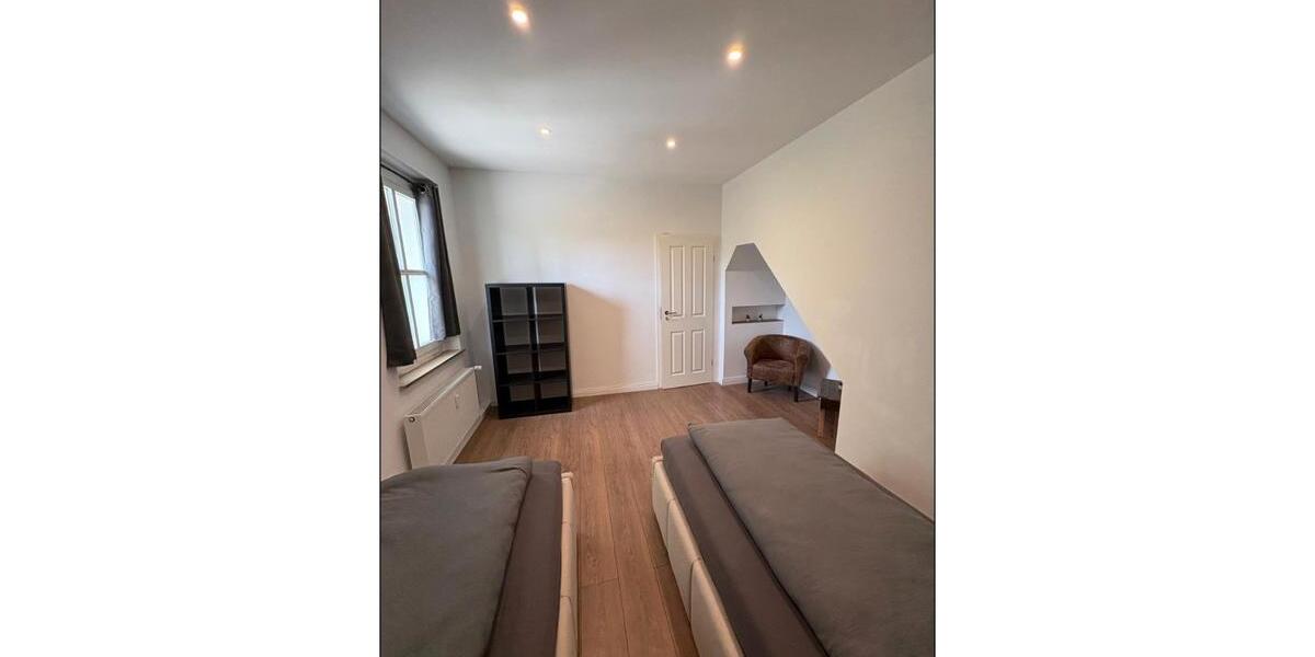 Einfamilienhaus Lingen (Ems) Damaschke - 6 Zimmer, 245 m&sup2;, 2.600&euro; | Angebot:26030717