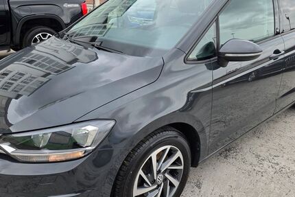 VW Touran 105.000 km 15.990 &euro; Mannheim 68159
