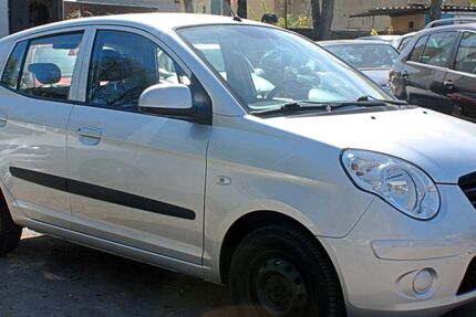 Kia Picanto 136.300 km 1.699 &euro; Berlin 13057