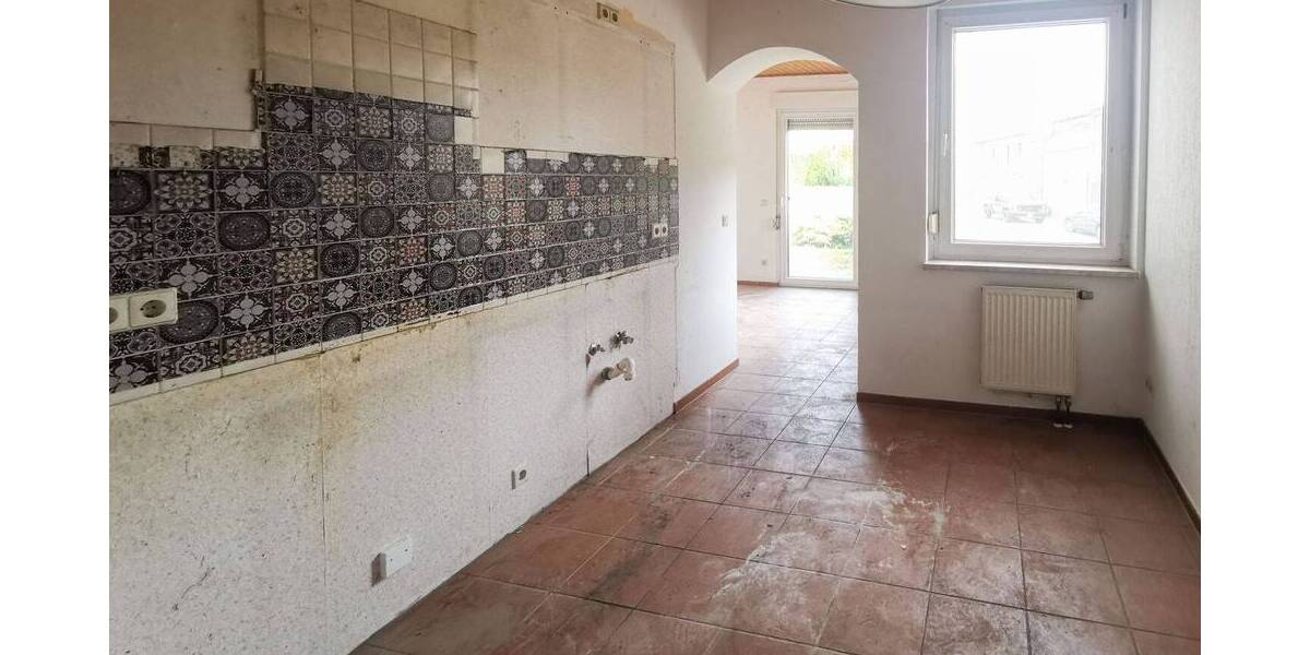 Arbeiten und Wohnen, kleines MFH oder Mehrgenerationenhaus - teilsaniert, individuell gestaltbar 9 zimmer