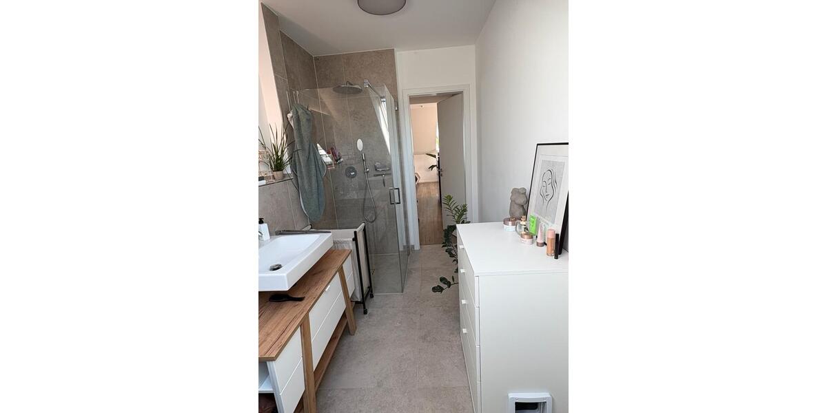 Dachgeschoßwohnung Bielefeld Stieghorst - 2.5 Zimmer, 73 m&sup2;, 1.030&euro; | Angebot:25511516