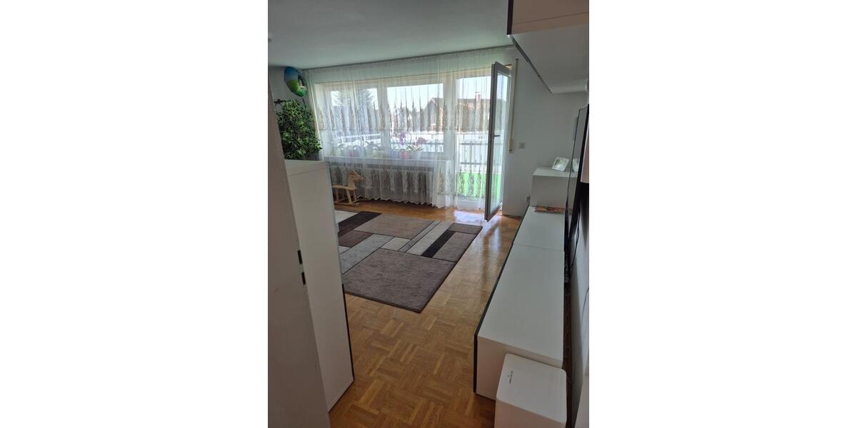 Etagenwohnung Vogt - 5 Zimmer, 120 m&sup2;, 1.050&euro; | Angebot:25421040