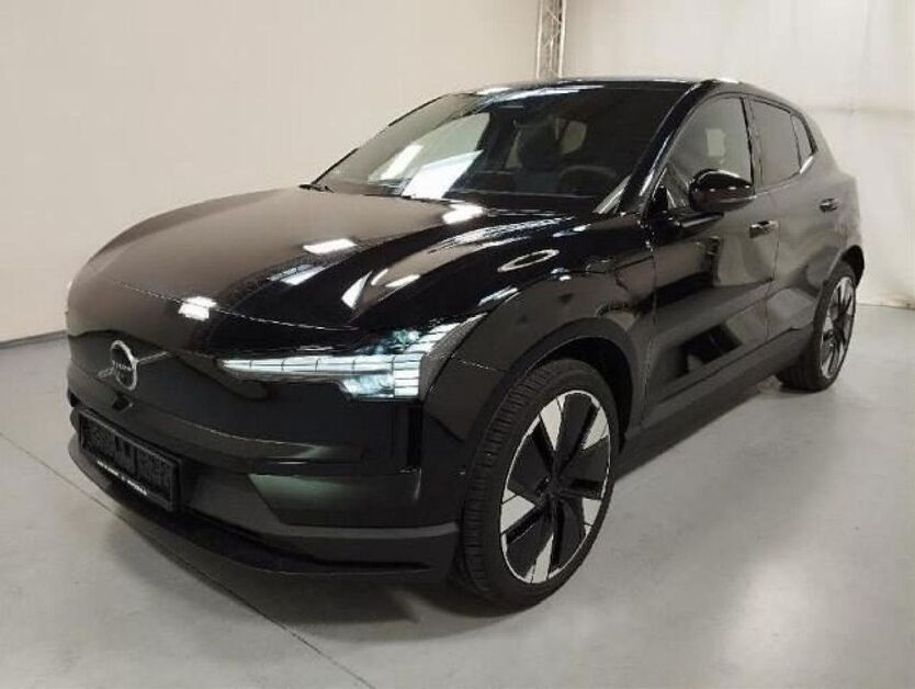 Volvo EX30 4.402 km 37.990 € Hoyerswerda 02977
