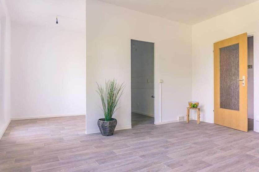 Wohnung zum Mieten in Chemnitz 188 € 35.76 m²