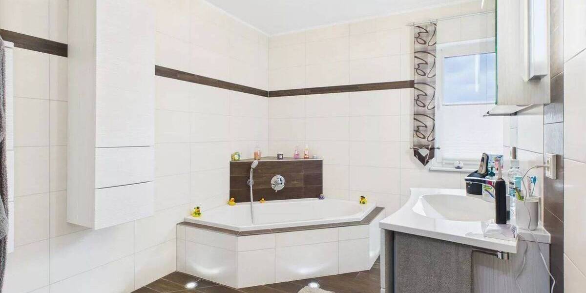 Einfamilienhaus Arzfeld - 7 Zimmer, 160 m&sup2;, 580.000&euro; | Angebot:25771809