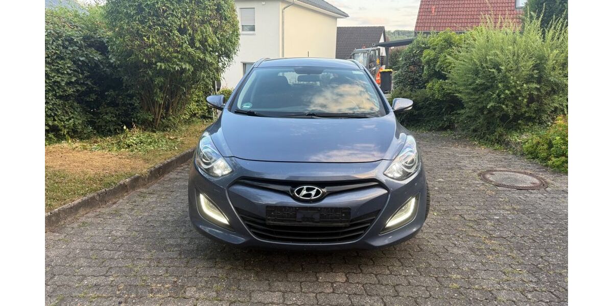 Hyundai i30 254.321 km 3.199 &euro; Büdingen 63654