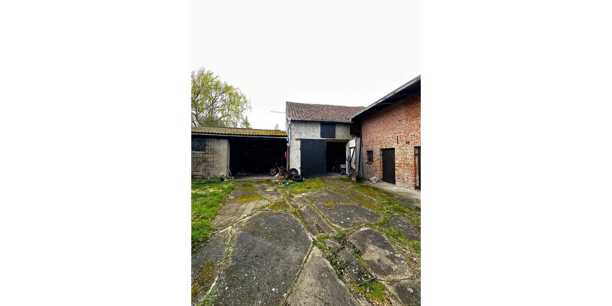 Doppelhaushälfte Klötze - 8 Zimmer, 245 m&sup2;, 87.000&euro; | Angebot:26135271