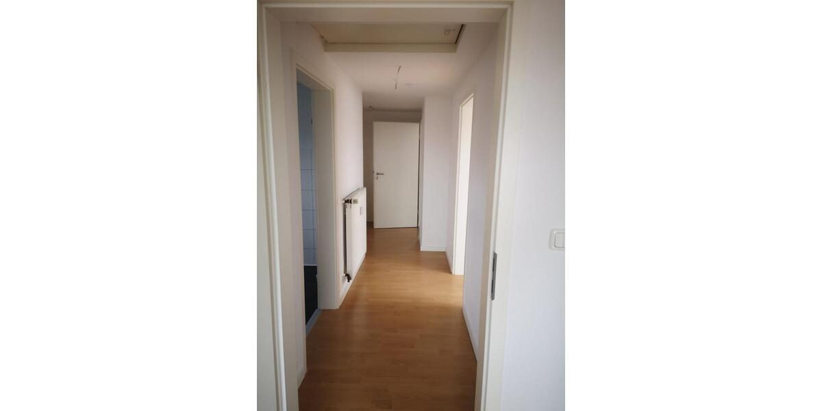 Dachgeschoßwohnung Siegburg - 3 Zimmer, 74 m&sup2;, 990&euro; | Angebot:25545139