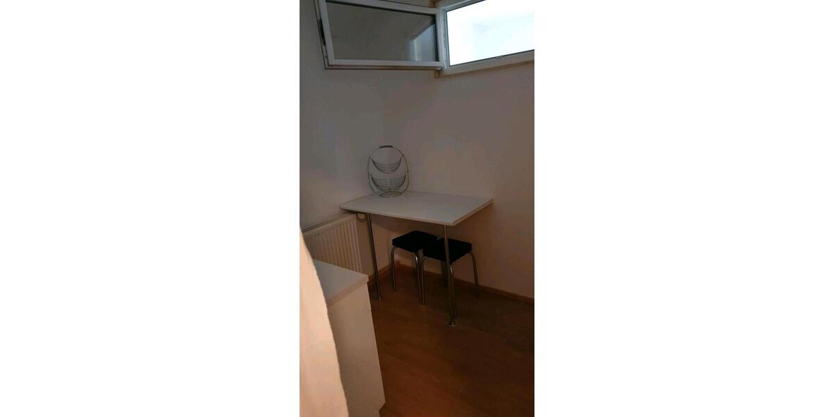 98 Quadratmeter Mietfläche zum Teilen Psychologe, Physiologie us zimmer