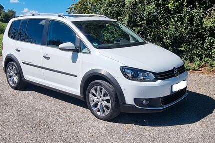 VW Touran 139.500 km 14.999 € München 81829