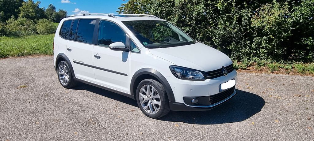 VW Touran 139.500 km 14.999 € München 81829