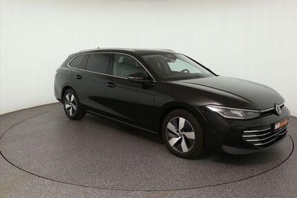 VW Passat 30.728 km 33.880 &euro; Garching 85748