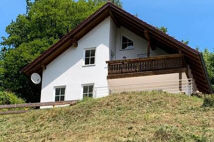 Haus Rödental - 7 Zimmer, 148 m&sup2;, 350.000&euro; | Angebot:25405723