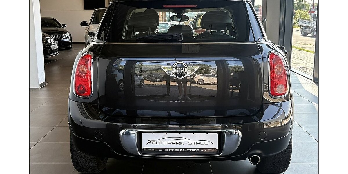 Mini Cooper Countryman Aut. Bi-Xenon Temp. Ambiente 116.000 km 9.999 &euro; Stade 21682
