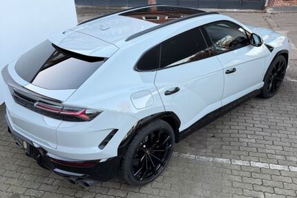Lamborghini Urus 4.800 km 320.110 &euro; Dortmund 44141