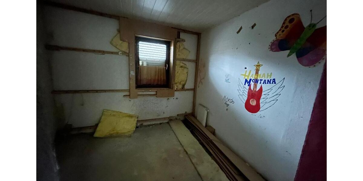 HAUS MIT SCHEUNE südlich von BERLIN 4 zimmer