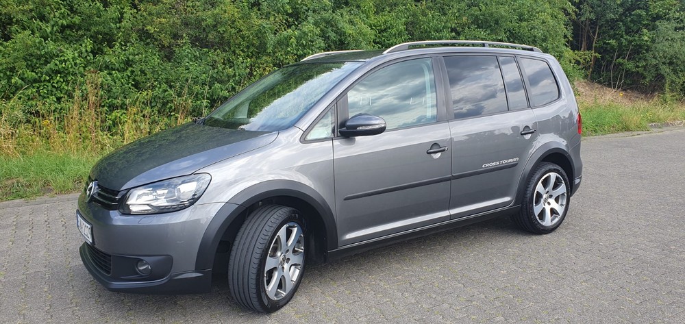 VW Cross Touran 258.000 km 10.000 &euro; Paderborn 33104