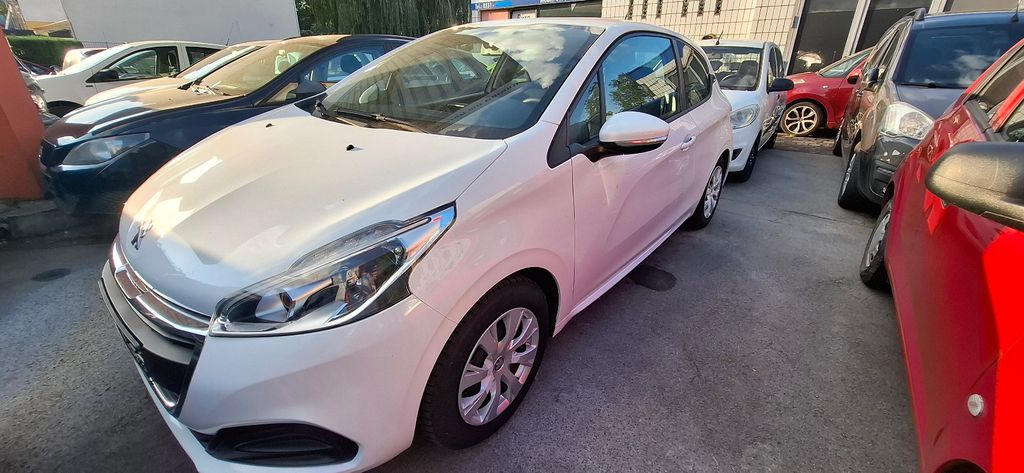 Peugeot 208 167.700 km 3.990 &euro; Dortmund 44339