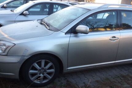 Toyota Avensis 214.113 km 1.599 &euro; Jaenschwalde 03197