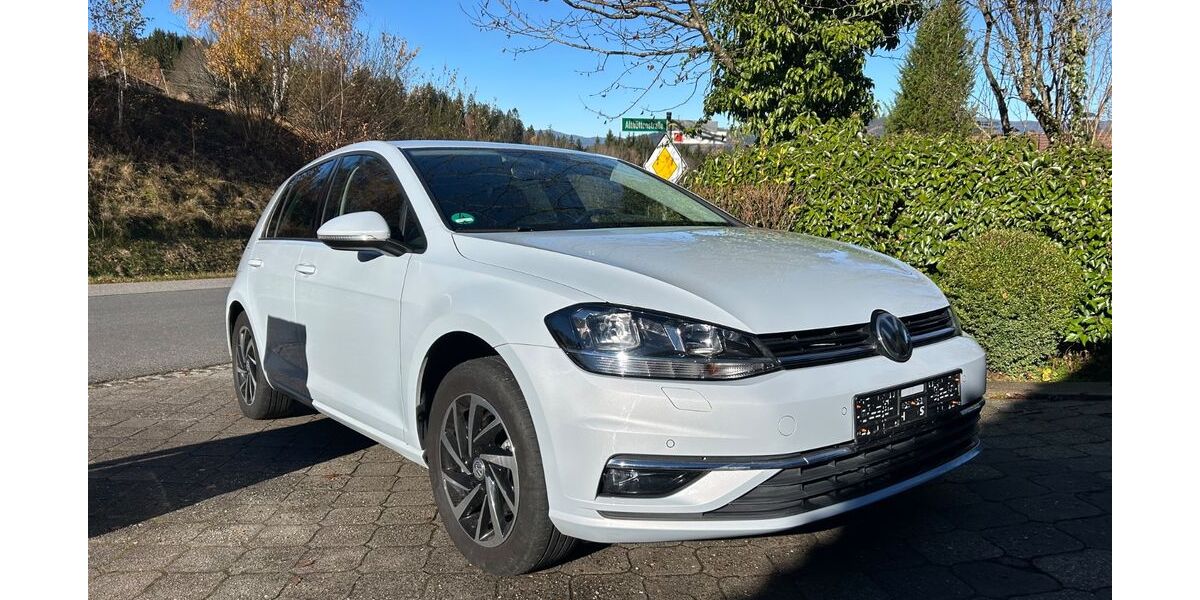 VW Golf 87.649 km 15.590 &euro; Frauenau 94258