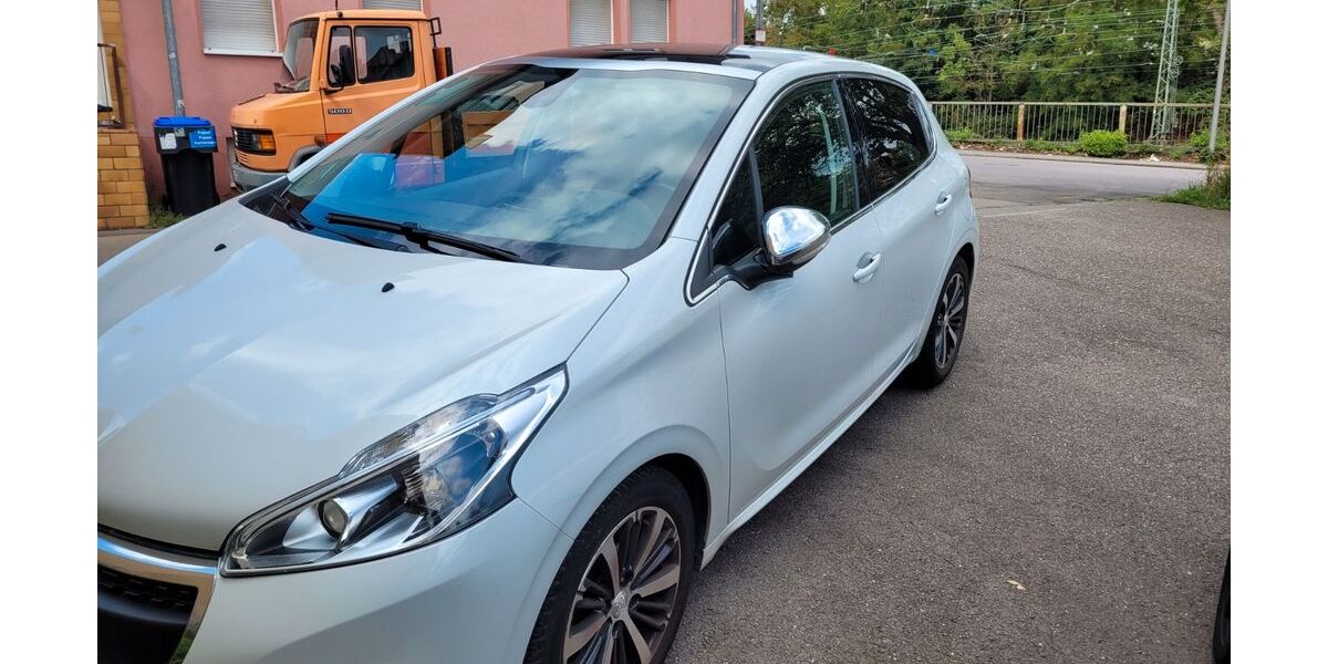 Peugeot 208 84.000 km 9.399 &euro; saarbrücken 66113