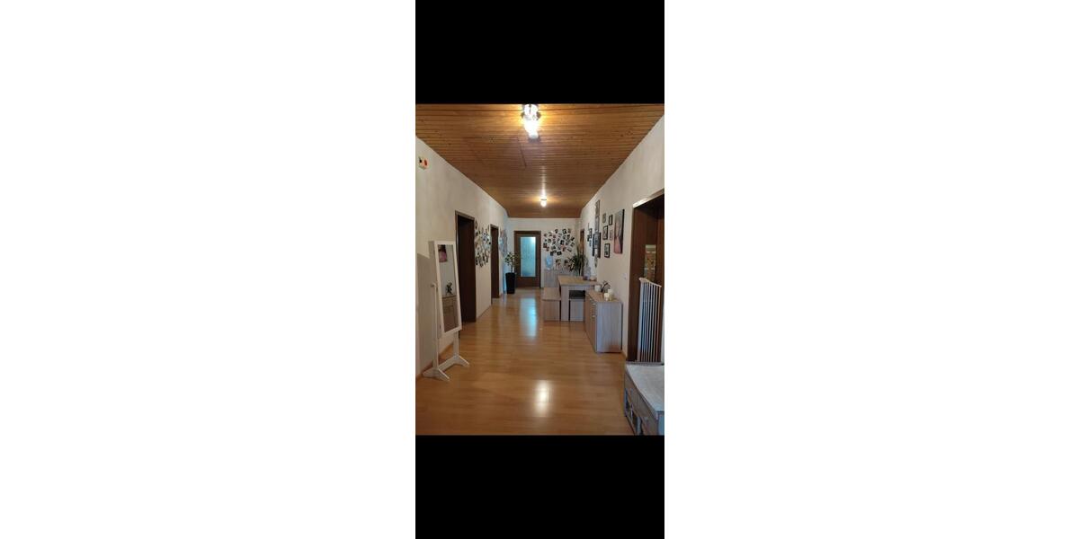 Etagenwohnung Hengersberg - 4 Zimmer, 125 m&sup2;, 850&euro; | Angebot:26384522