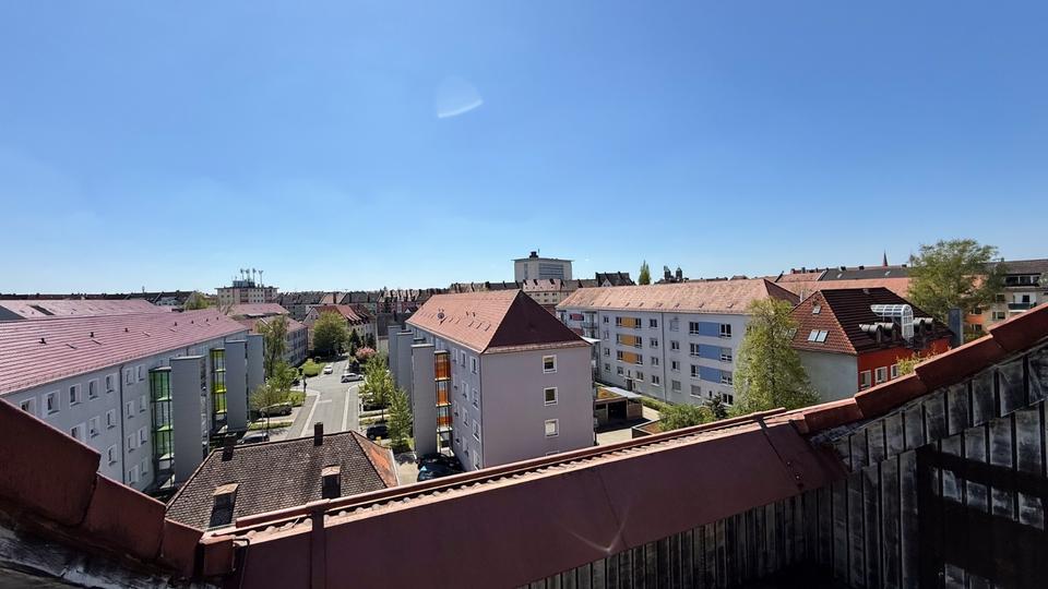 Dachgeschoßwohnung Nürnberg Hasenbuck - 3 Zimmer, 102 m&sup2;, 320.000&euro; | Angebot:26271637