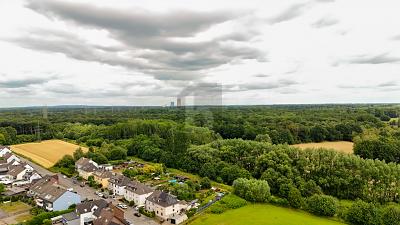 FAMILIENHAUS MIT DG-WOHNUNG & DOPPELGARAGE - Reihenhaus Dortmund Mengede | Angebot:27155683