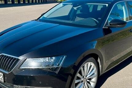 Skoda Superb 125.000 km 17.888 &euro; Hördt 76771