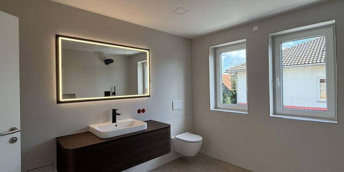 Doppelhaushälfte mit Carport - Erstbezug nach Sanierung 3 zimmer