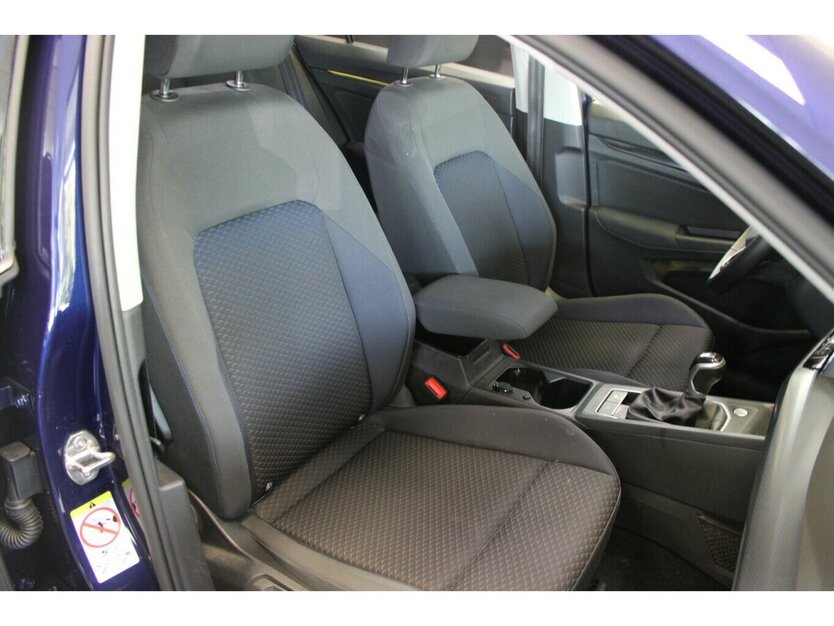 VW Golf VIII 2.0 TDI SCR United 69.468 km 17.980 € Euskirchen 53881