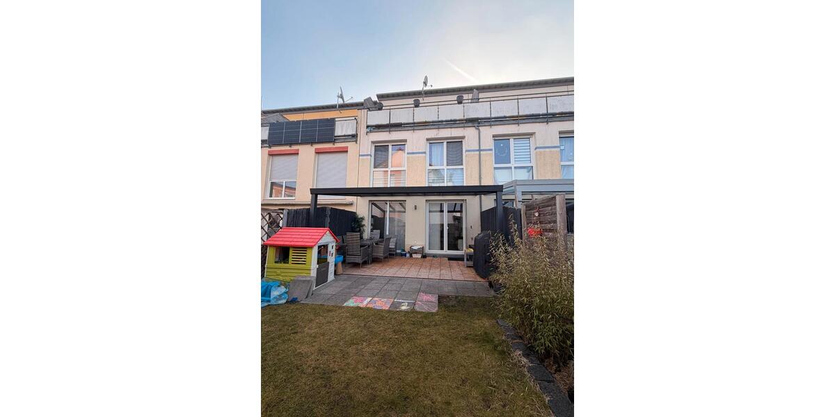 Reihenhaus Zirndorf - 5 Zimmer, 138 m&sup2;, 2.000&euro; | Angebot:25994808