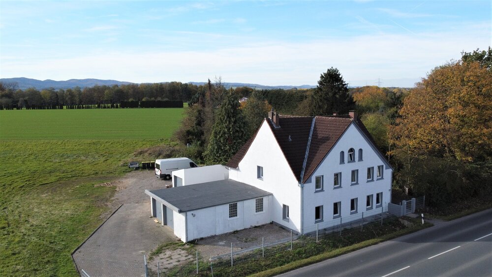 Ideal für Großfamilien! Gepflegtes 2 Familienhaus mit großem Grundstück ca. 2000 m² - Zweifamilienhaus Lage | Angebot:13352472