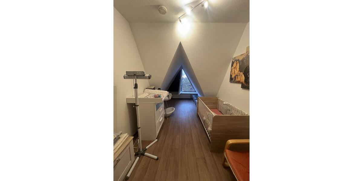 Etagenwohnung Nordenham - 5 Zimmer, 107 m&sup2;, 820&euro; | Angebot:25542233