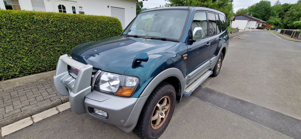 Mitsubishi Pajero 92.000 km 13.999 € Lohra 35102
