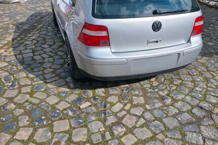 VW Golf 141.000 km 3.000 &euro; Troisdorf 53842