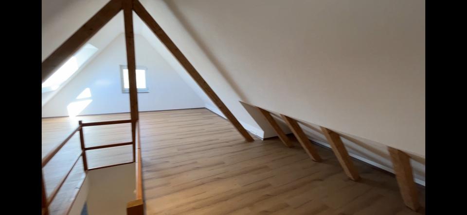 Dachgeschoßwohnung Donaueschingen - 2.5 Zimmer, 77 m&sup2;, 800&euro; | Angebot:26368818