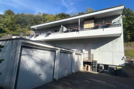 Wohnen, Arbeiten, Vermieten… Zweifamilienhaus mit Balkonen, großer Gewerbeeinheit, Garten, 3 Garagen und Stellplätzen im Mischgebiet von Werdohl… zimmer