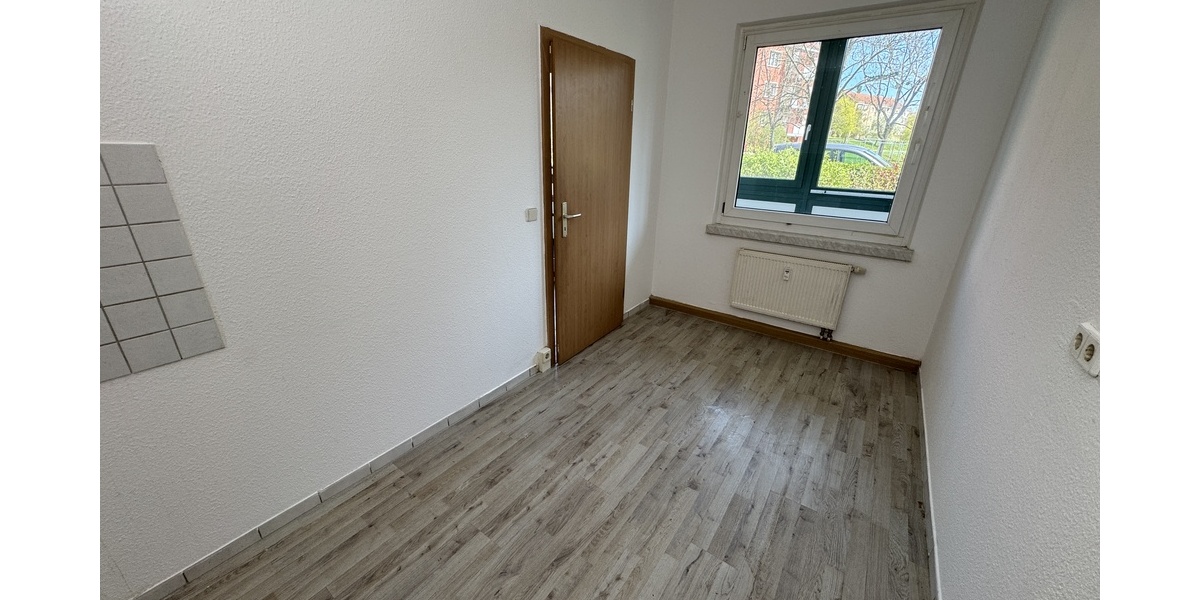 helle 2-Raum-Wohnung mit Wintergarten und Blick ins Grüne: in Gera-Bieblach! - Erdgeschoßwohnung Gera Alt-Bieblach | Angebot:26339853