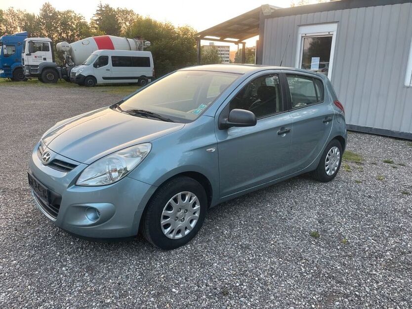 i20
