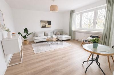 FRISCH RENOVIERT UND GROßZÜGIG - Etagenwohnung Königsbrunn | Angebot:26488224