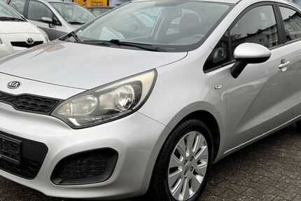 Kia Rio 77.000 km 5.999 &euro; Wiesbaden 65187