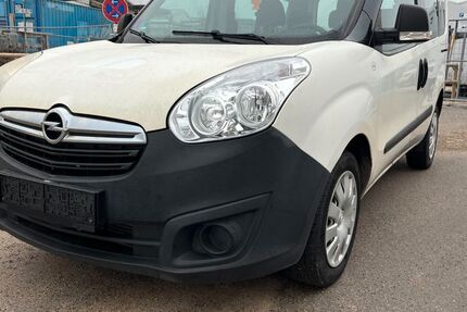 Opel Combo 242.610 km 7.021 &euro; München 80935