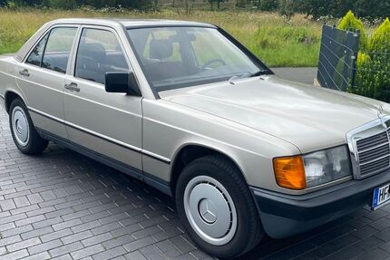 Mercedes-Benz 190 224.100 km 4.000 &euro; Kirchlengern 32278