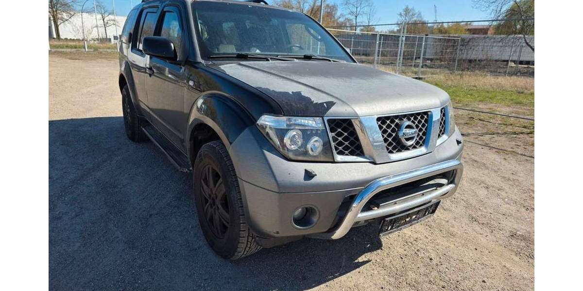 Nissan Pathfinder 318.460 km 2.200 &euro; Berlin 13055